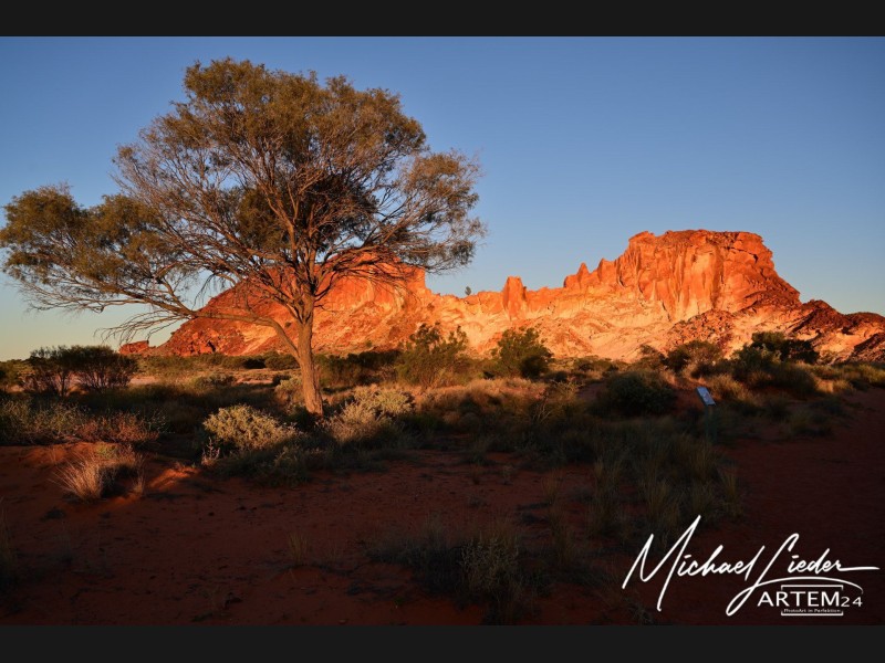 AUSTRALIEN - RAINBOW VALLEY AM ABEND